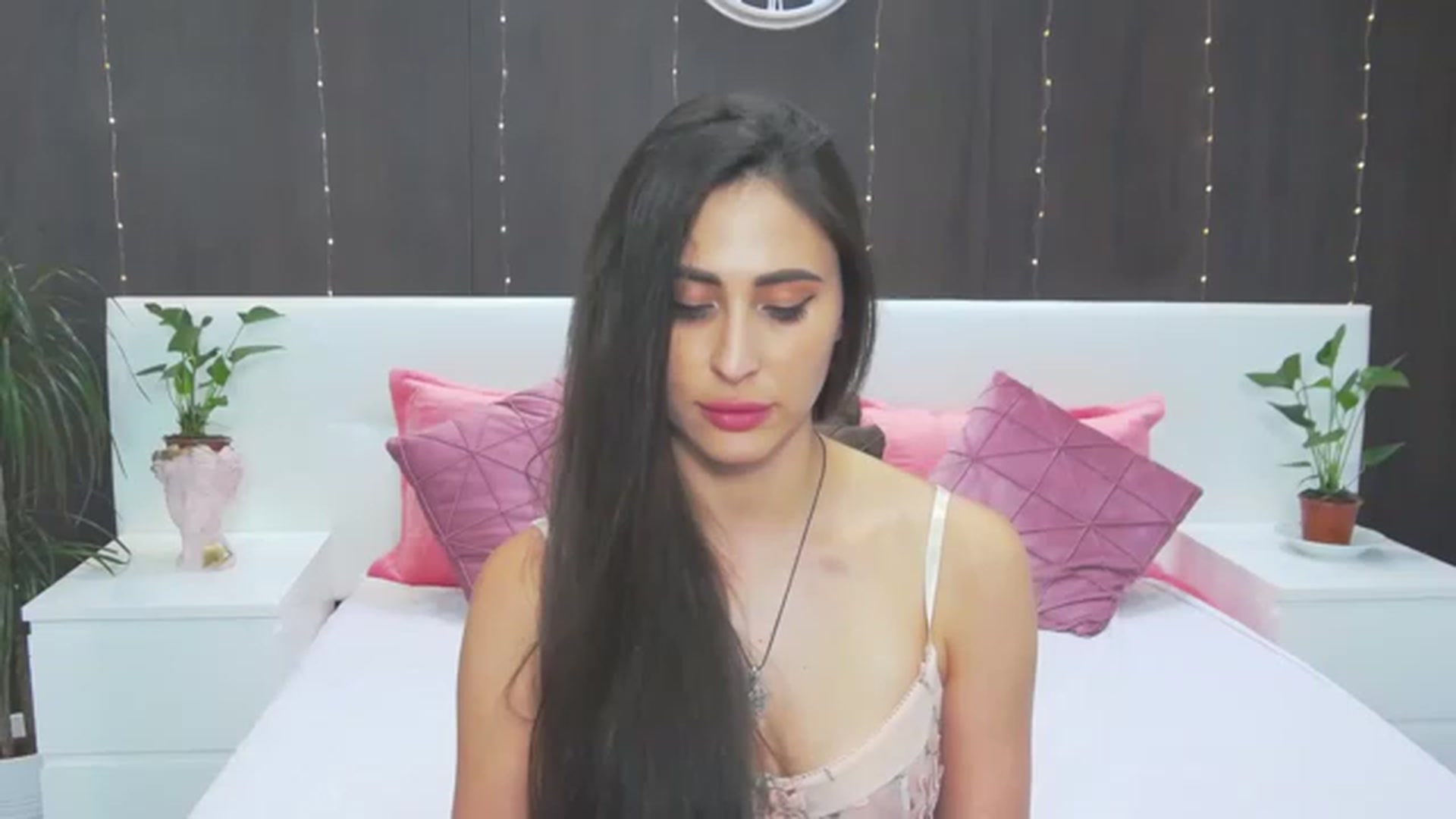 Gallery image thumbnail from MaraHari's myfreecams stream on, 06/14/2023, 20:53 image 4 of 20
