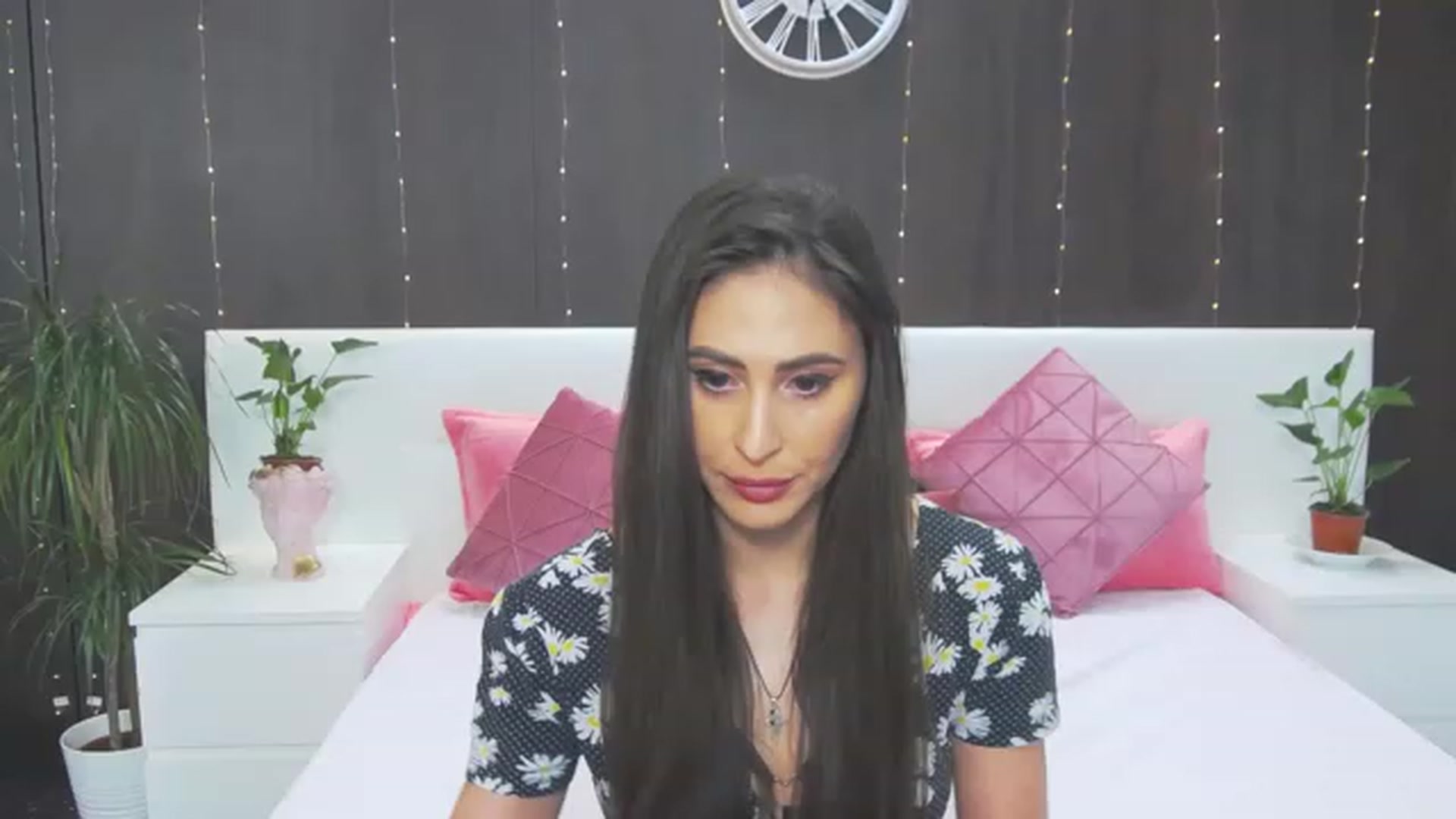 Gallery image thumbnail from MaraHari's myfreecams stream on, 06/15/2023, 16:40 image 7 of 20