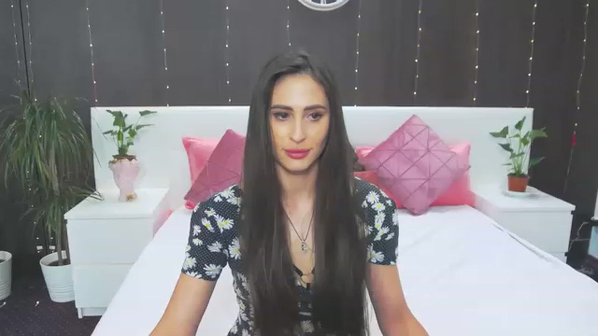Gallery image thumbnail from MaraHari's myfreecams stream on, 06/15/2023, 18:38 image 7 of 20