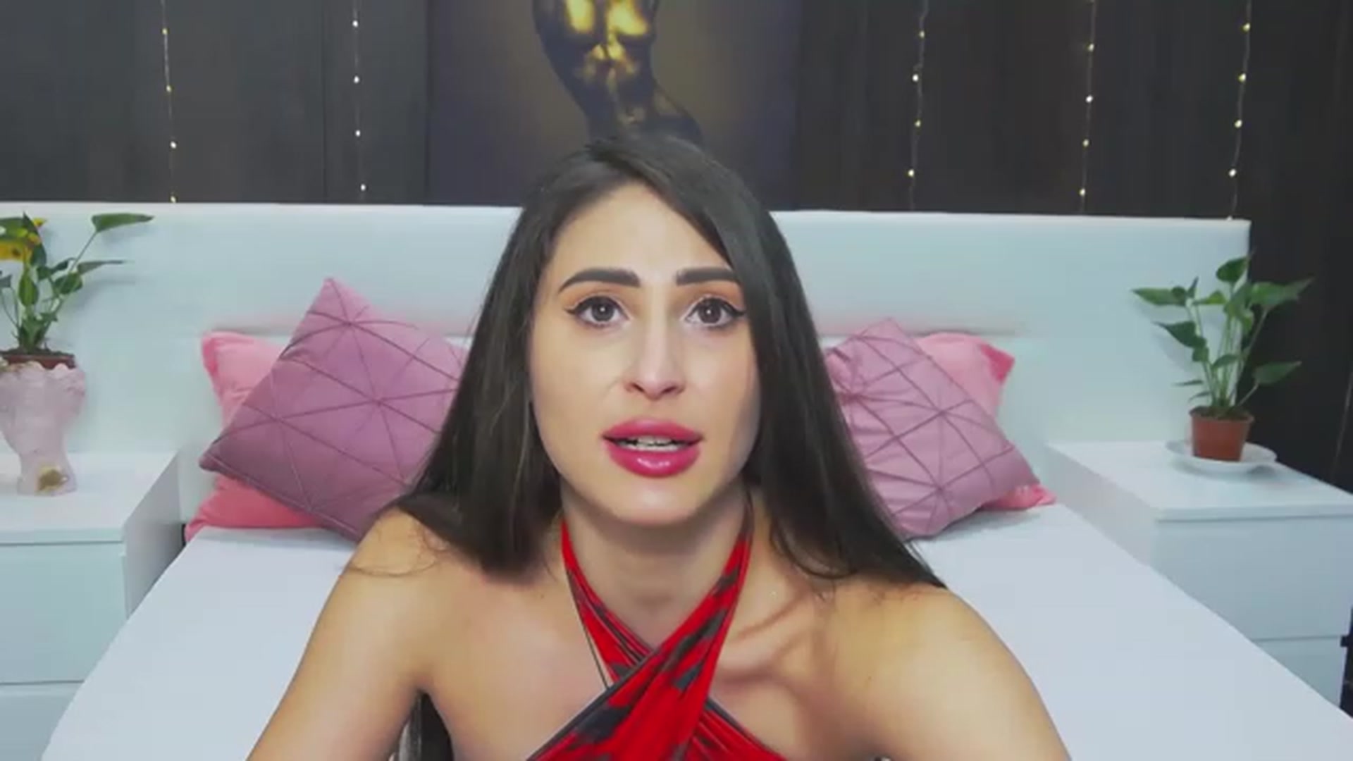 Gallery image thumbnail from MaraHari's myfreecams stream on, 06/18/2023, 19:37 image 15 of 20