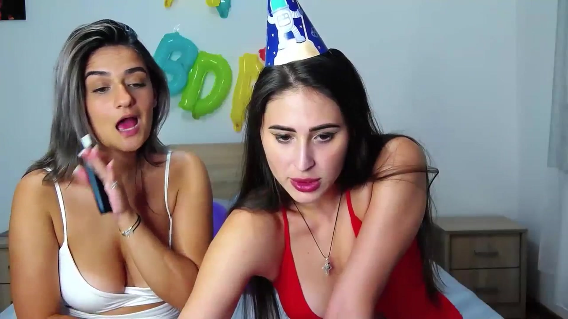 Gallery image thumbnail from MaraHari's myfreecams stream on, 08/25/2023, 17:27 image 16 of 20