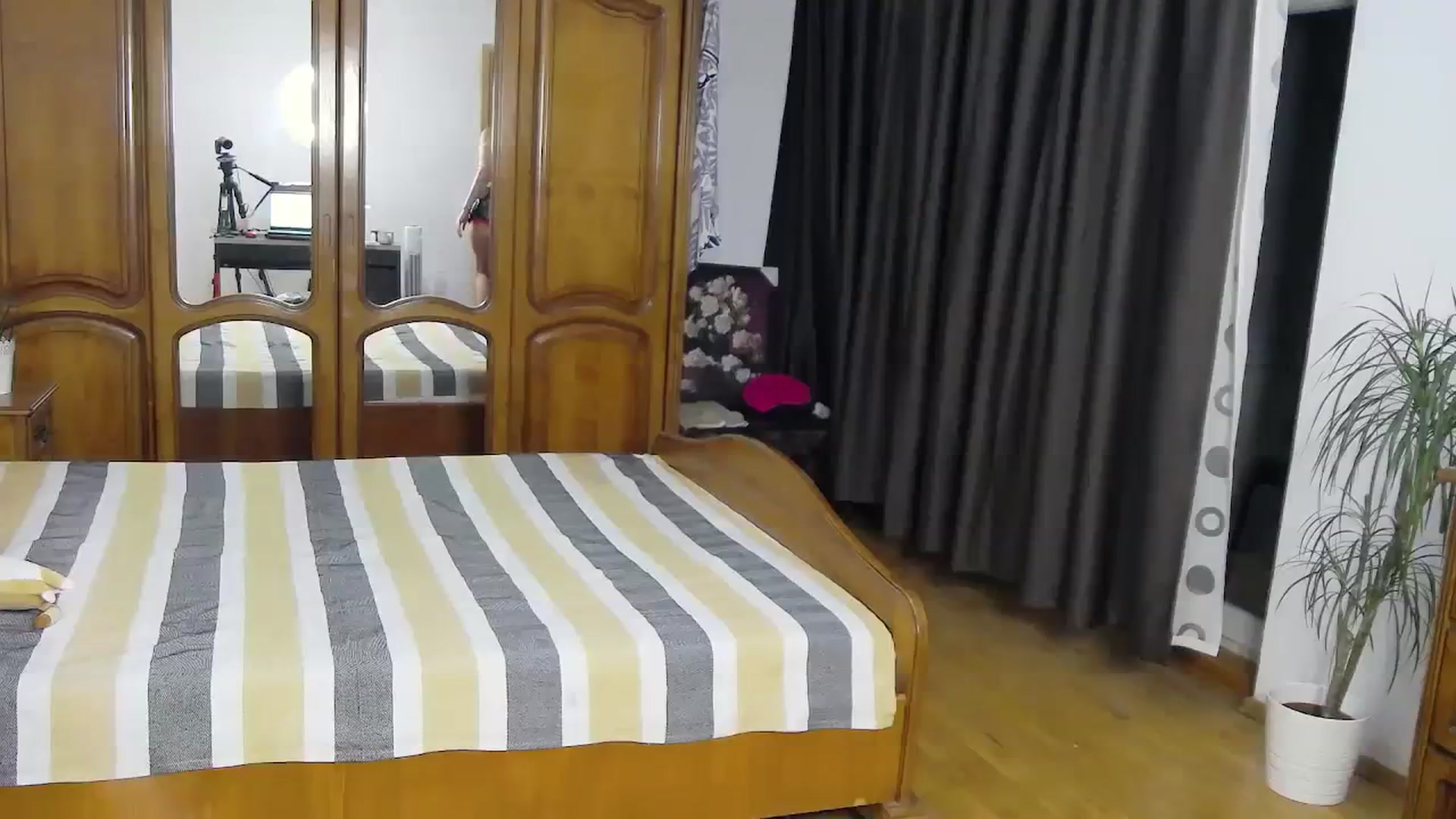 Gallery image thumbnail from MaraHari's myfreecams stream on, 11/03/2023, 19:04 image 13 of 20