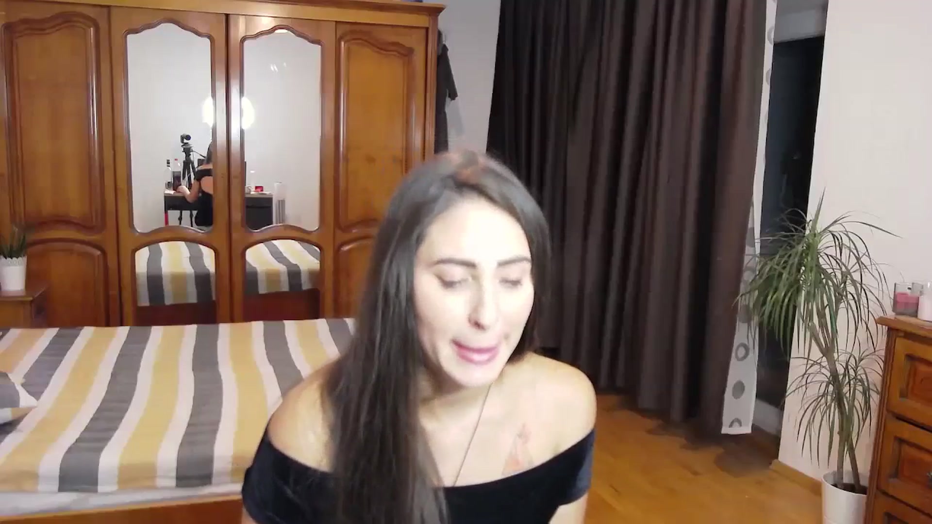 Gallery image thumbnail from MaraHari's myfreecams stream on, 11/10/2023, 19:48 image 13 of 20