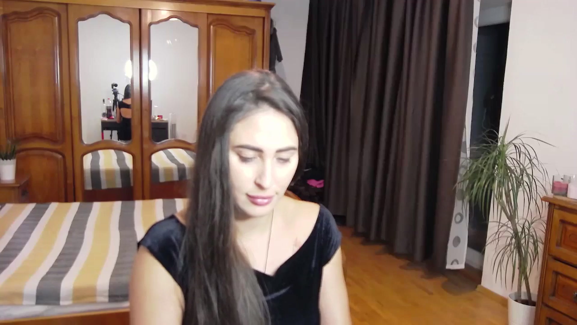 Gallery image thumbnail from MaraHari's myfreecams stream on, 11/10/2023, 19:48 image 16 of 20