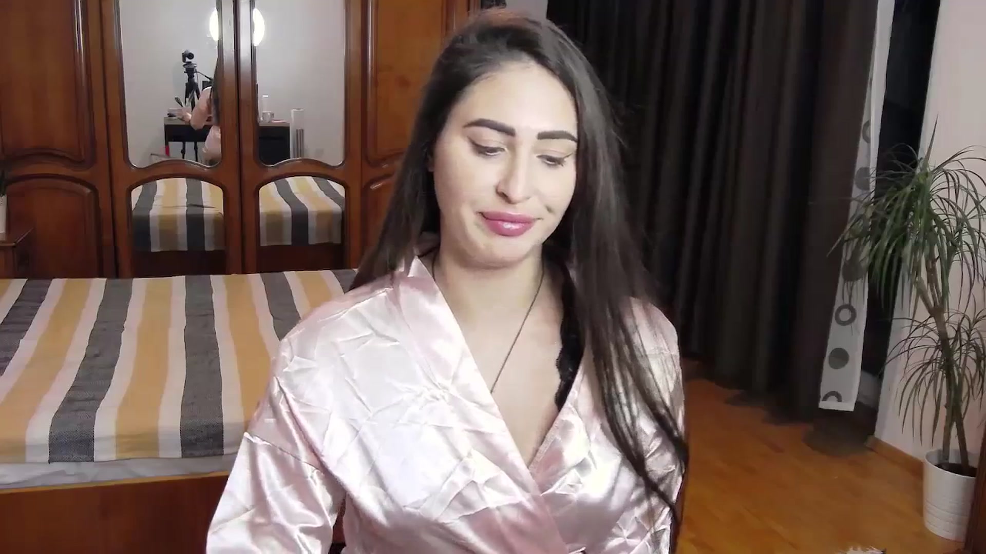 Gallery image thumbnail from MaraHari's myfreecams stream on, 11/11/2023, 16:57 image 12 of 20