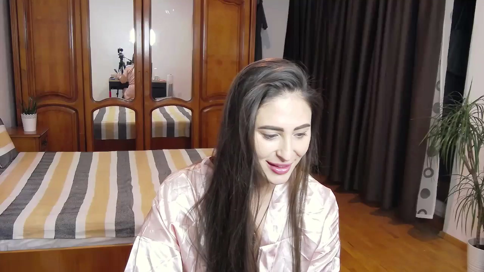 Gallery image thumbnail from MaraHari's myfreecams stream on, 11/11/2023, 18:44 image 5 of 20