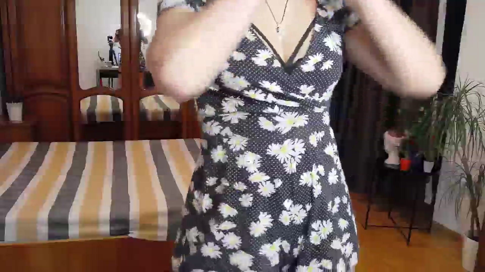 Gallery image thumbnail from MaraHari's myfreecams stream on, 11/19/2023, 18:34 image 14 of 20