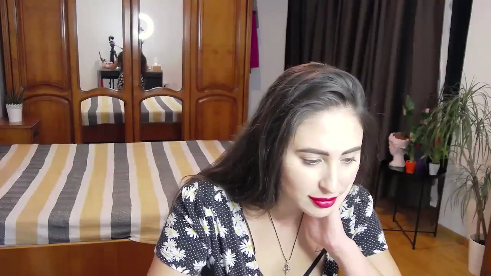 Gallery image thumbnail from MaraHari's myfreecams stream on, 11/19/2023, 18:34 image 18 of 20