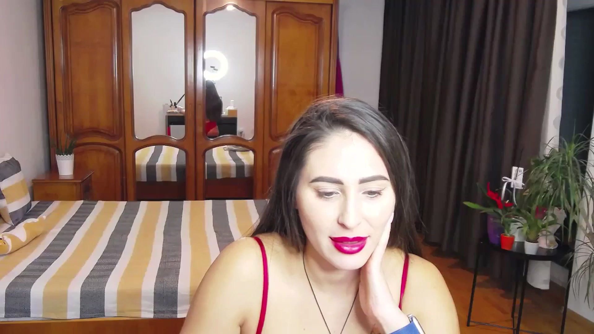 Gallery image thumbnail from MaraHari's myfreecams stream on, 11/25/2023, 20:24 image 16 of 20