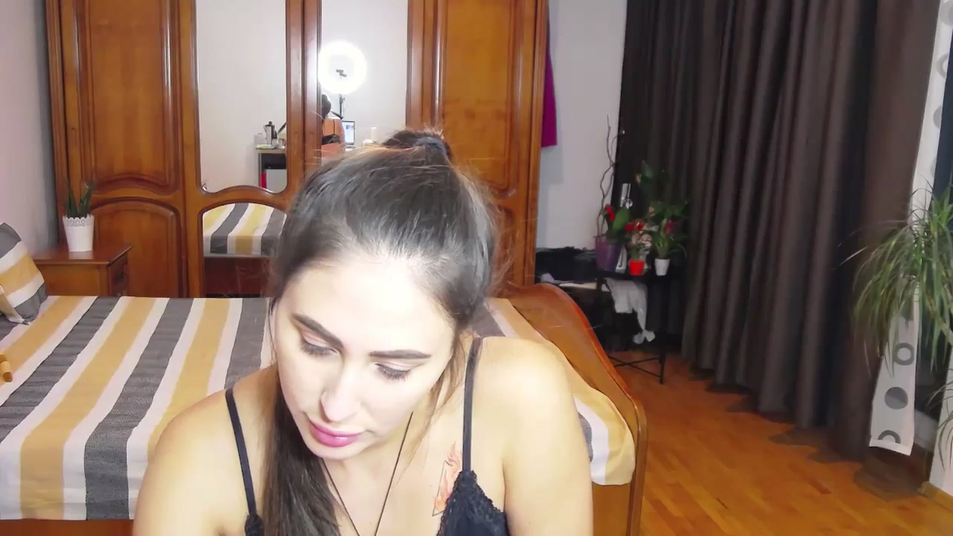Gallery image thumbnail from MaraHari's myfreecams stream on, 11/26/2023, 19:59 image 18 of 20