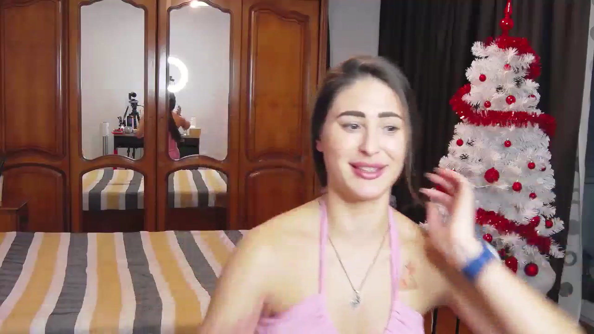 Gallery image thumbnail from MaraHari's myfreecams stream on, 12/16/2023, 18:33 image 15 of 20