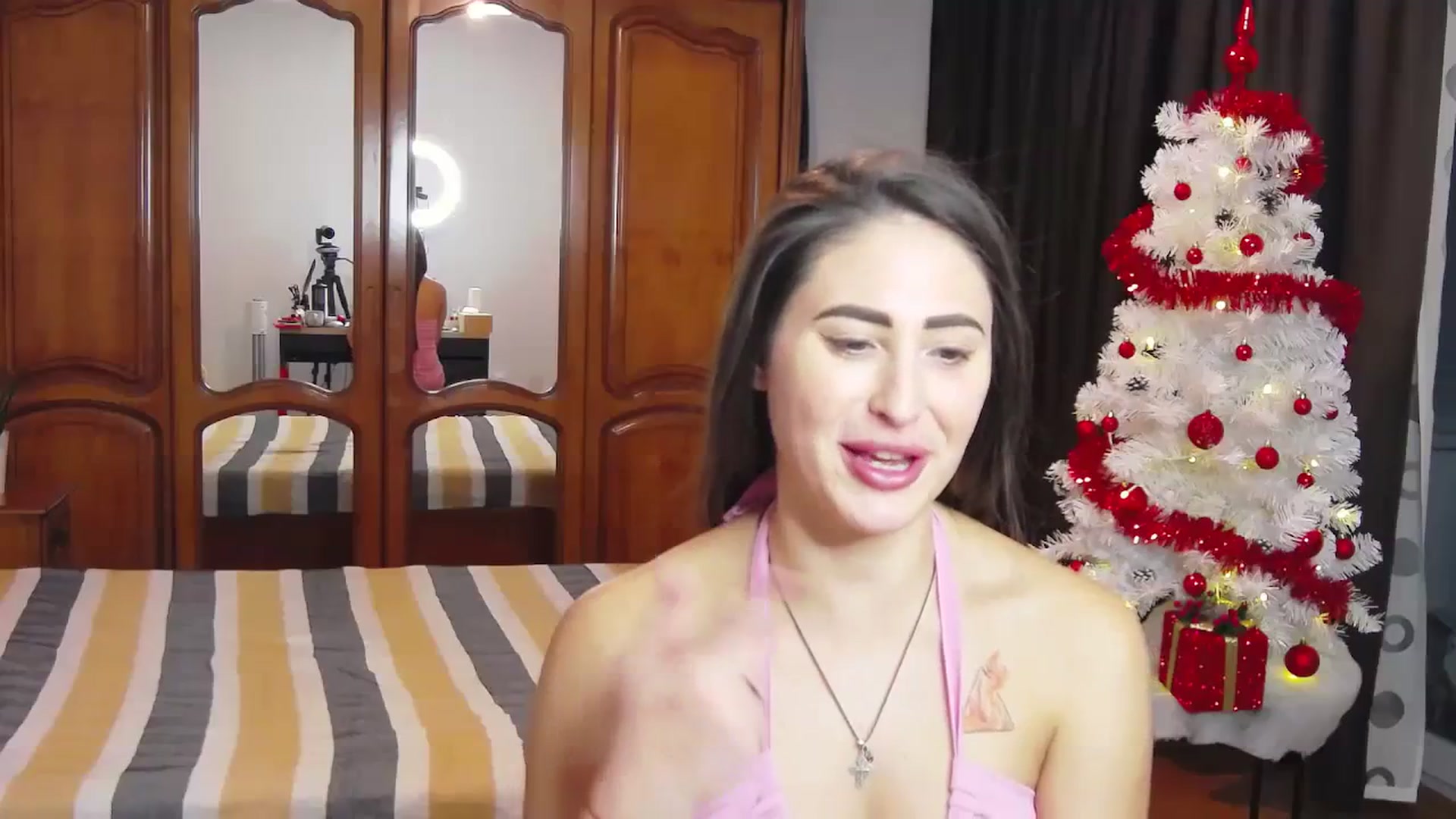 Gallery image thumbnail from MaraHari's myfreecams stream on, 12/16/2023, 18:33 image 18 of 20