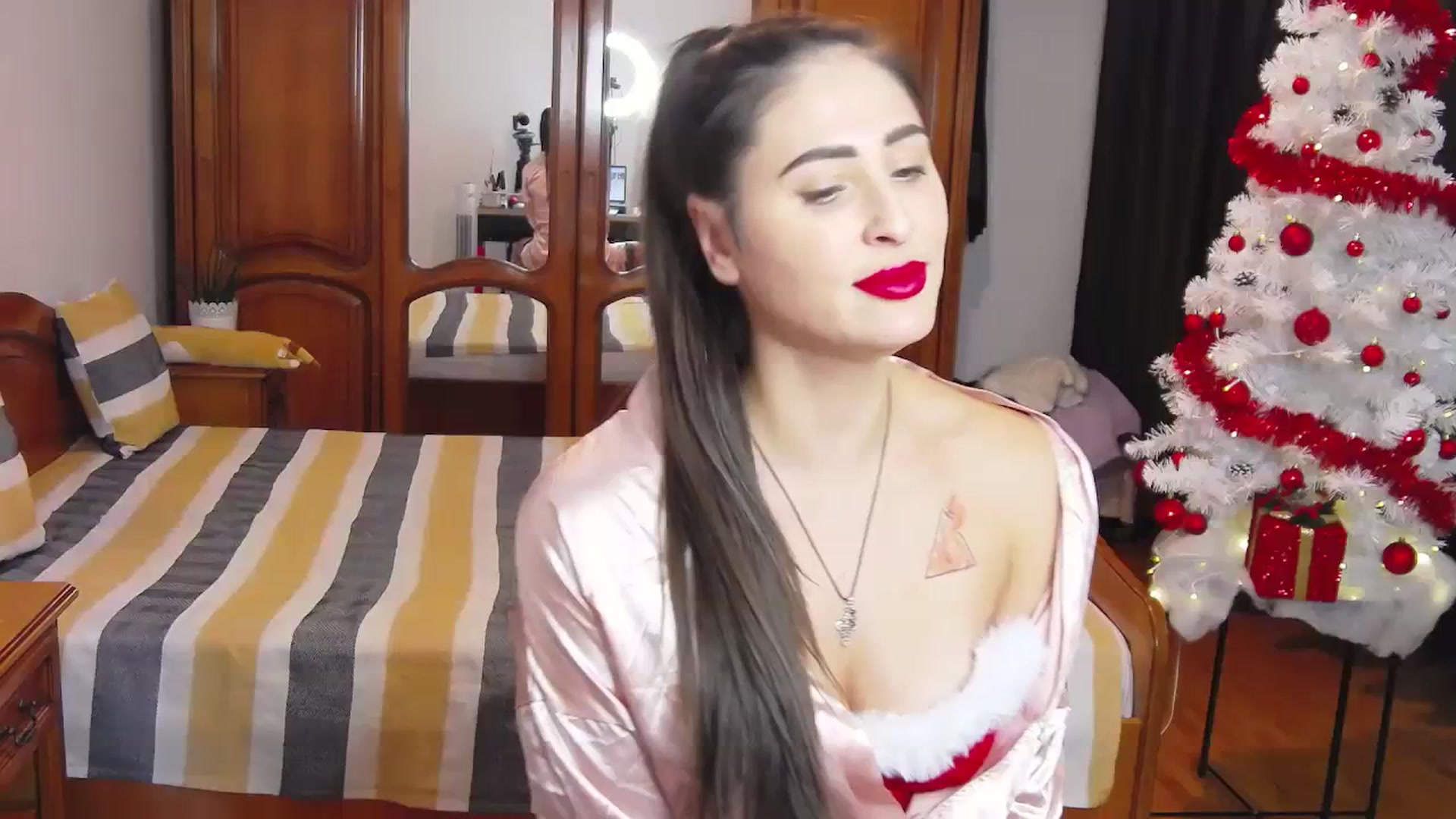 Gallery image thumbnail from MaraHari's myfreecams stream on, 12/17/2023, 18:21 image 1 of 20