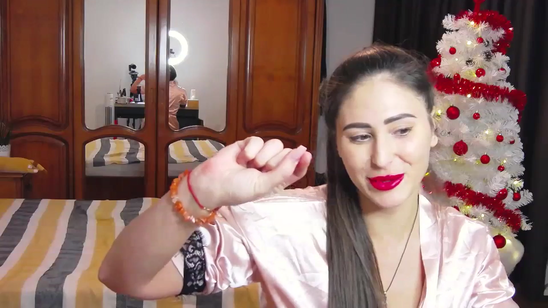 Gallery image thumbnail from MaraHari's myfreecams stream on, 12/17/2023, 18:21 image 11 of 20