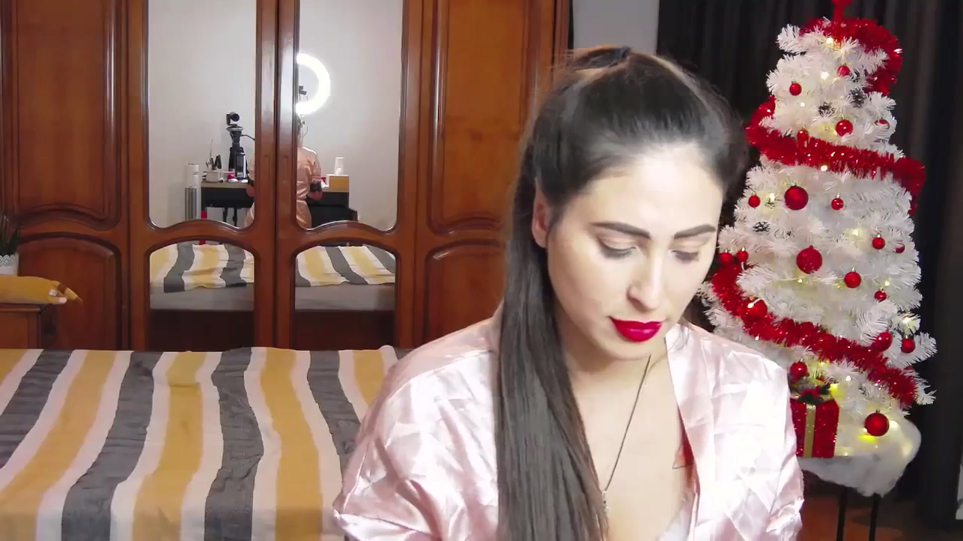 Gallery image thumbnail from MaraHari's myfreecams stream on, 12/17/2023, 18:21 image 10 of 20