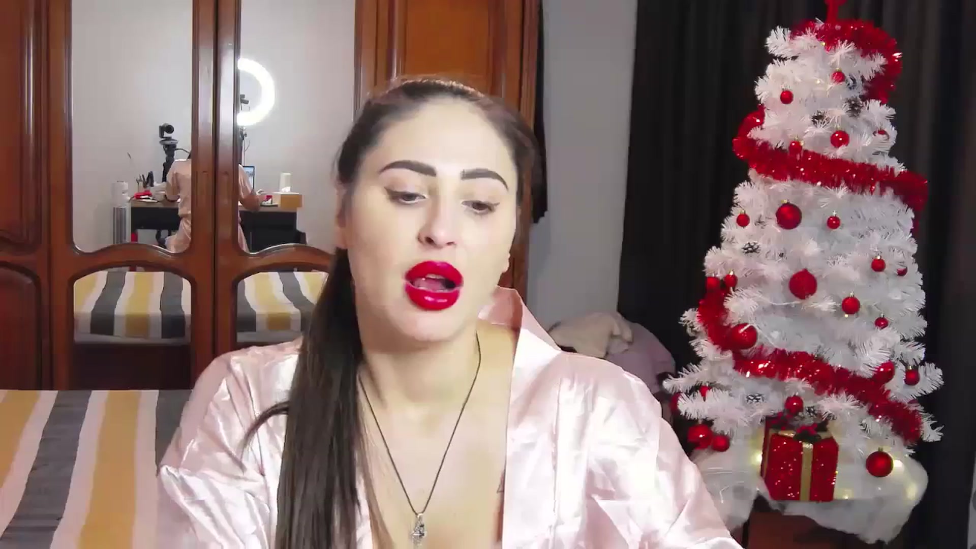 Gallery image thumbnail from MaraHari's myfreecams stream on, 12/17/2023, 20:48 image 7 of 20