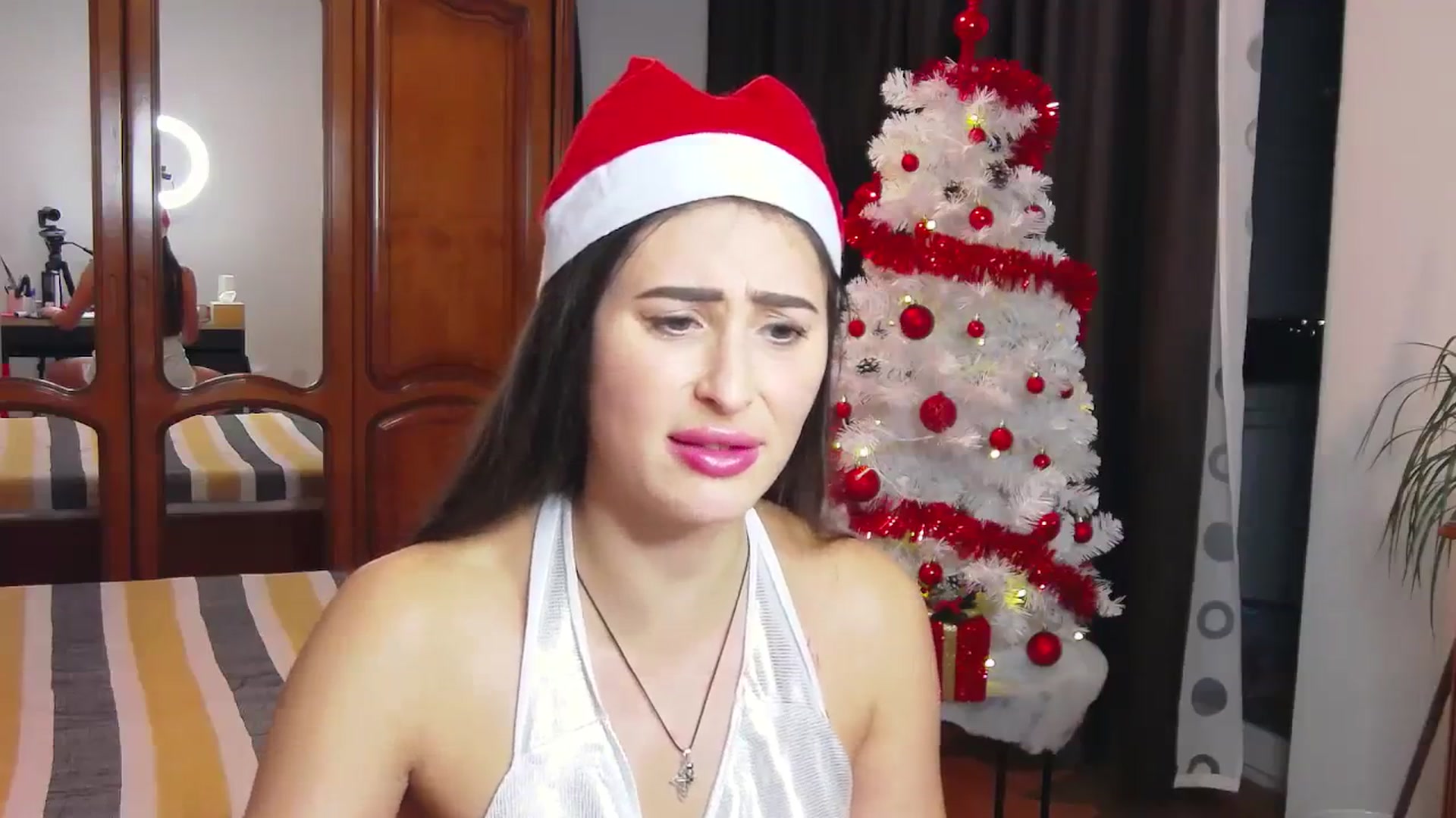 Gallery image thumbnail from MaraHari's myfreecams stream on, 12/18/2023, 17:31 image 17 of 20