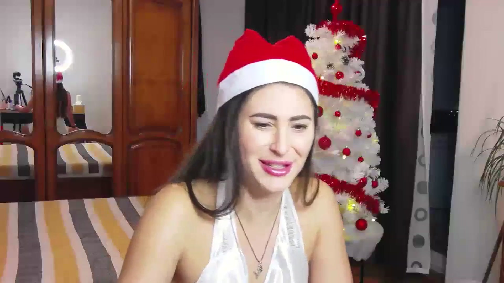 Gallery image thumbnail from MaraHari's myfreecams stream on, 12/18/2023, 17:31 image 18 of 20