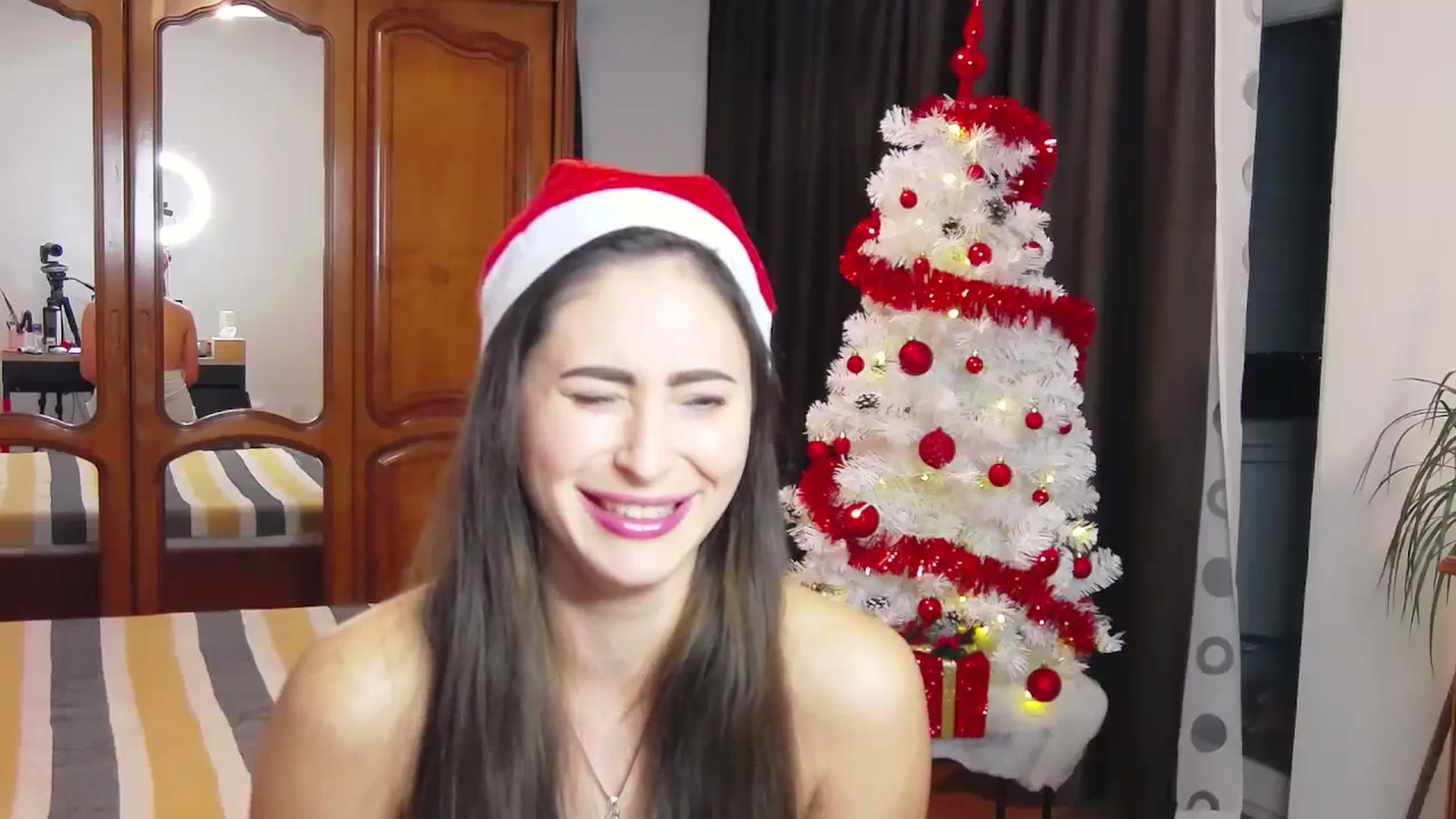 Gallery image thumbnail from MaraHari's myfreecams stream on, 12/18/2023, 17:31 image 12 of 20