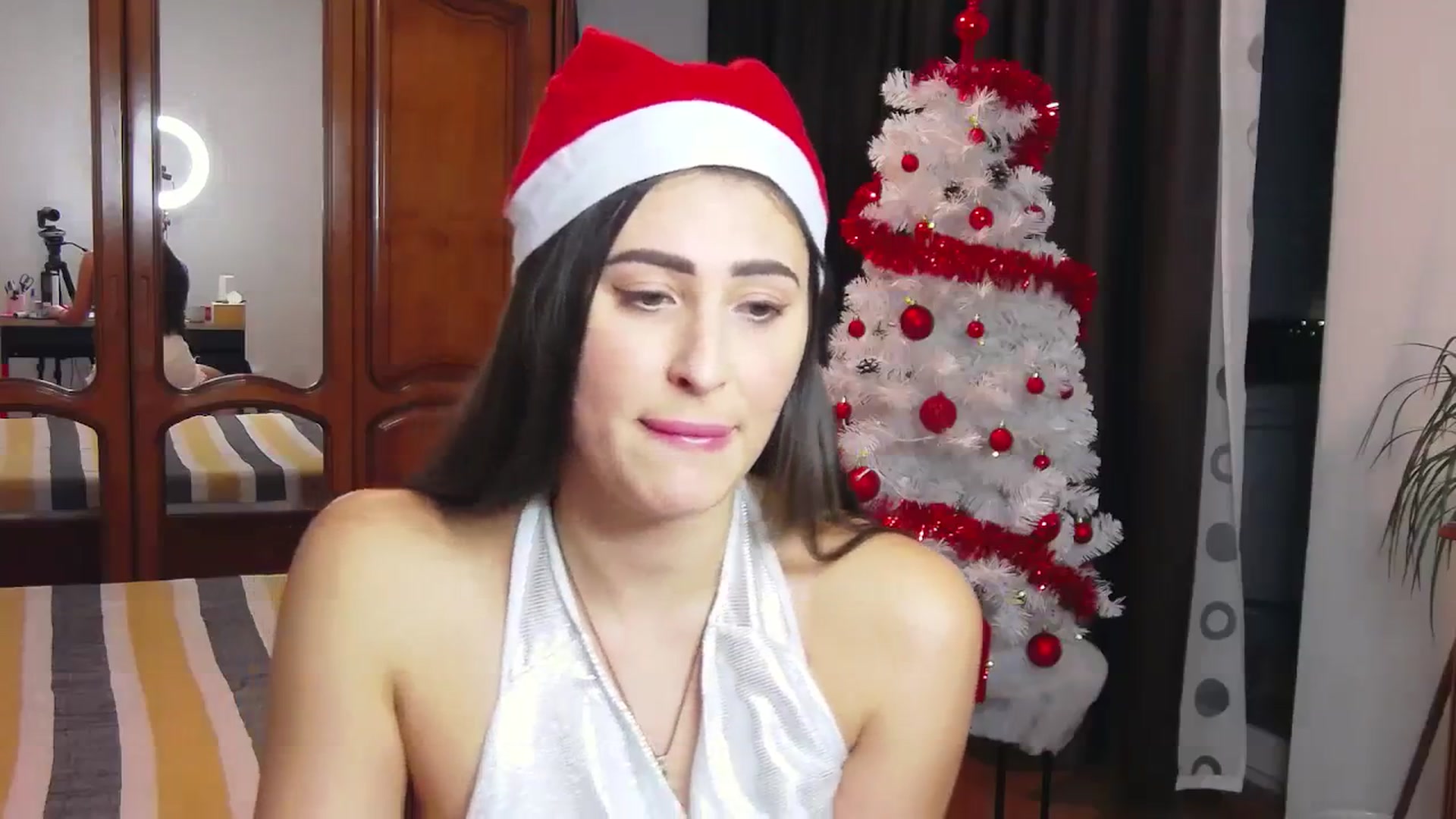 Gallery image thumbnail from MaraHari's myfreecams stream on, 12/18/2023, 18:45 image 13 of 20