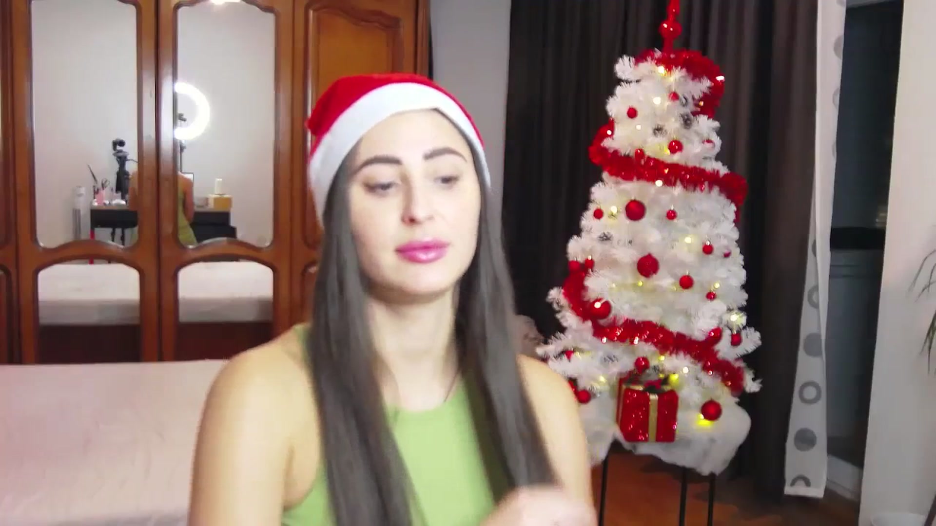Gallery image thumbnail from MaraHari's myfreecams stream on, 12/19/2023, 18:39 image 8 of 20