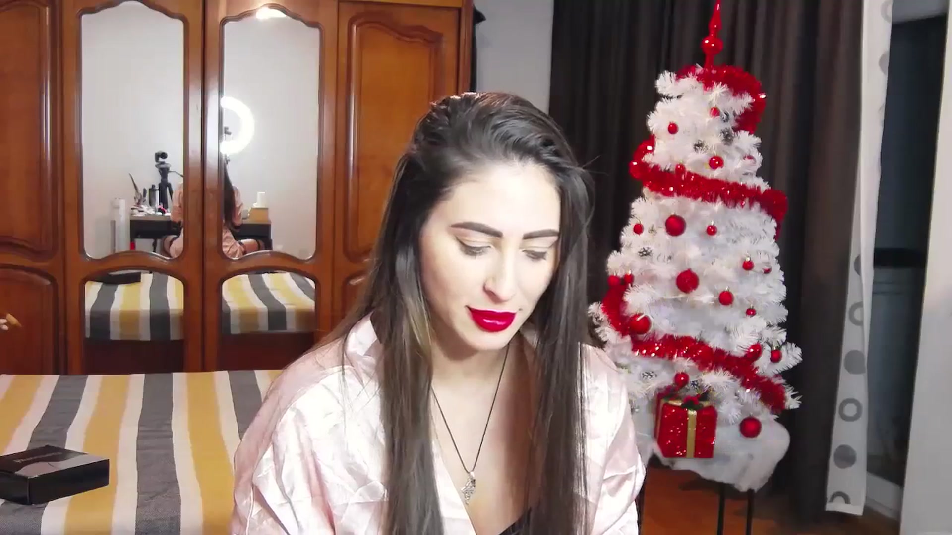 Gallery image thumbnail from MaraHari's myfreecams stream on, 12/23/2023, 18:08 image 4 of 20