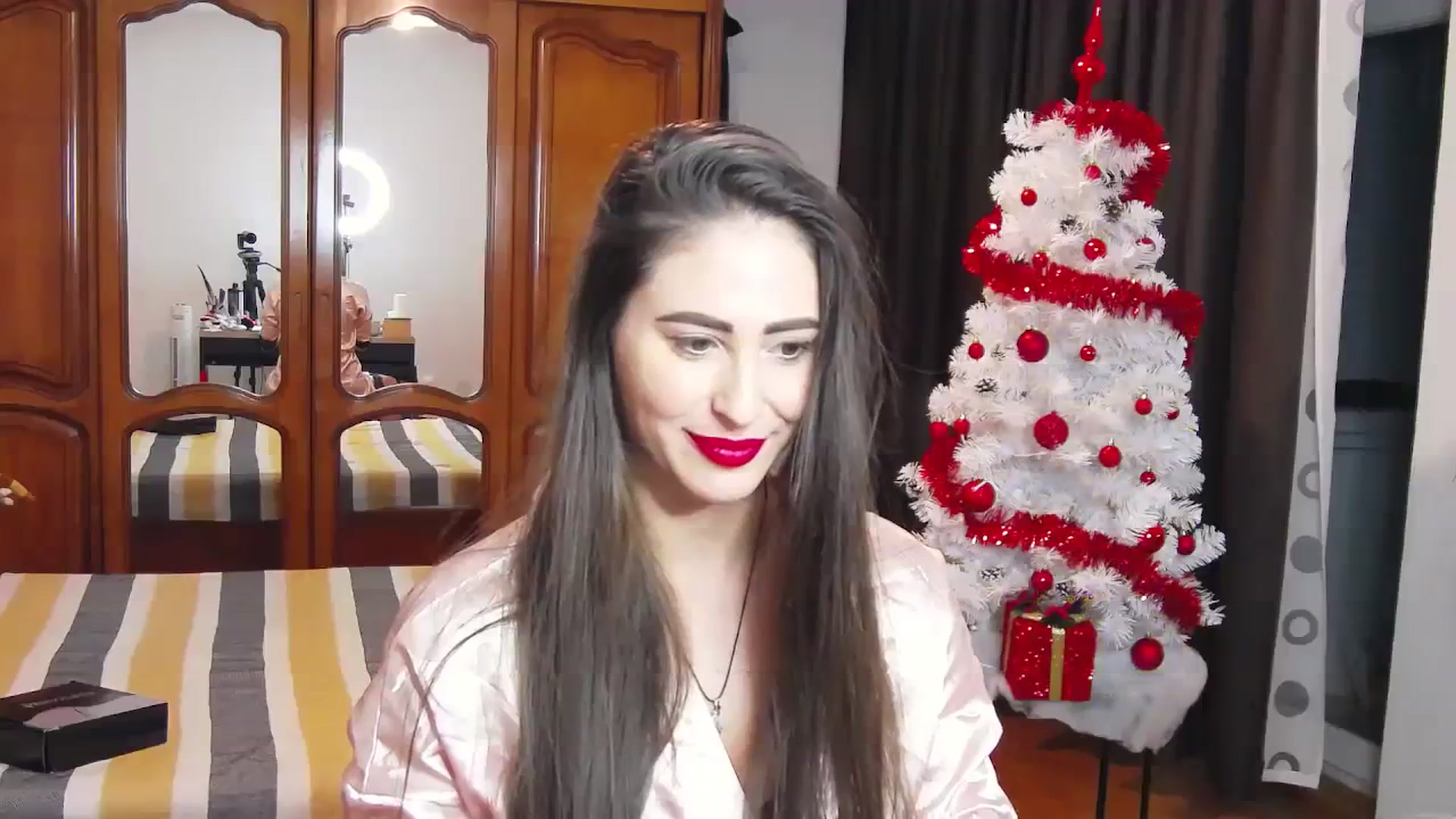Gallery image thumbnail from MaraHari's myfreecams stream on, 12/23/2023, 18:08 image 10 of 20
