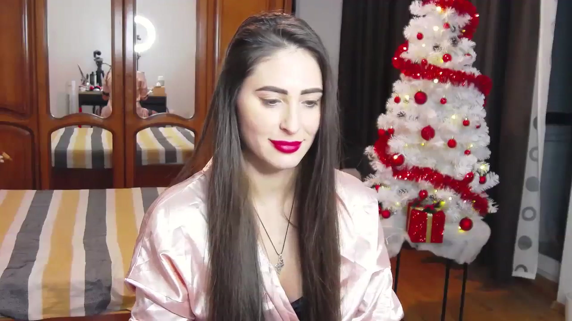 Gallery image thumbnail from MaraHari's myfreecams stream on, 12/23/2023, 20:43 image 12 of 20