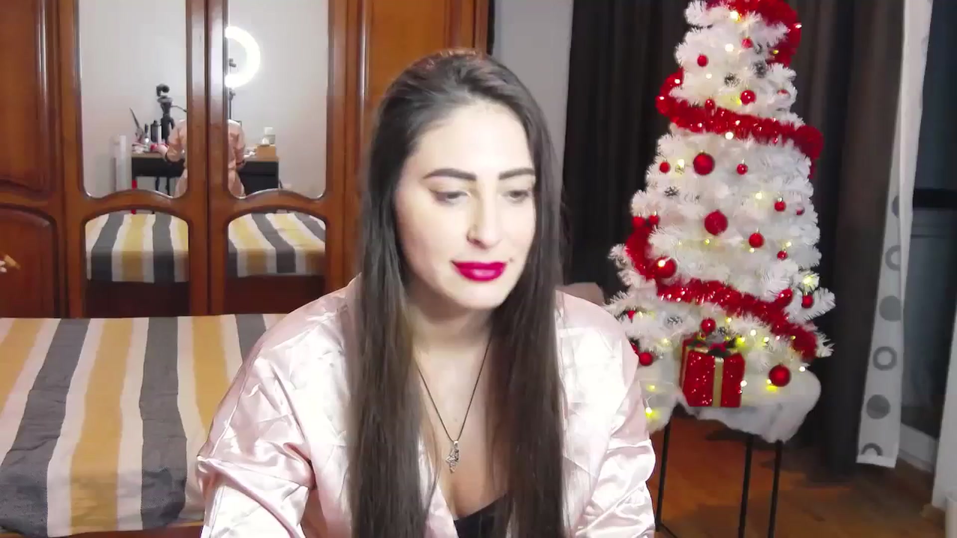 Gallery image thumbnail from MaraHari's myfreecams stream on, 12/23/2023, 20:43 image 14 of 20