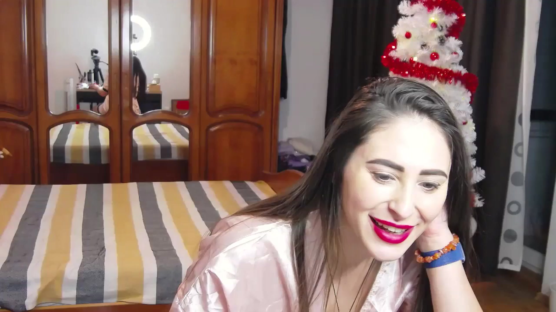 Gallery image thumbnail from MaraHari's myfreecams stream on, 12/23/2023, 20:43 image 6 of 20
