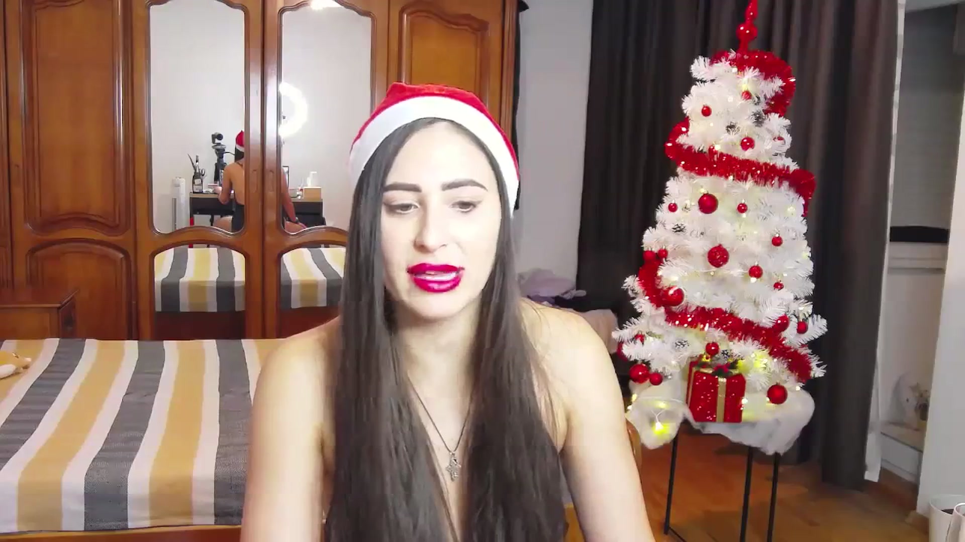 Gallery image thumbnail from MaraHari's myfreecams stream on, 12/24/2023, 17:33 image 12 of 20
