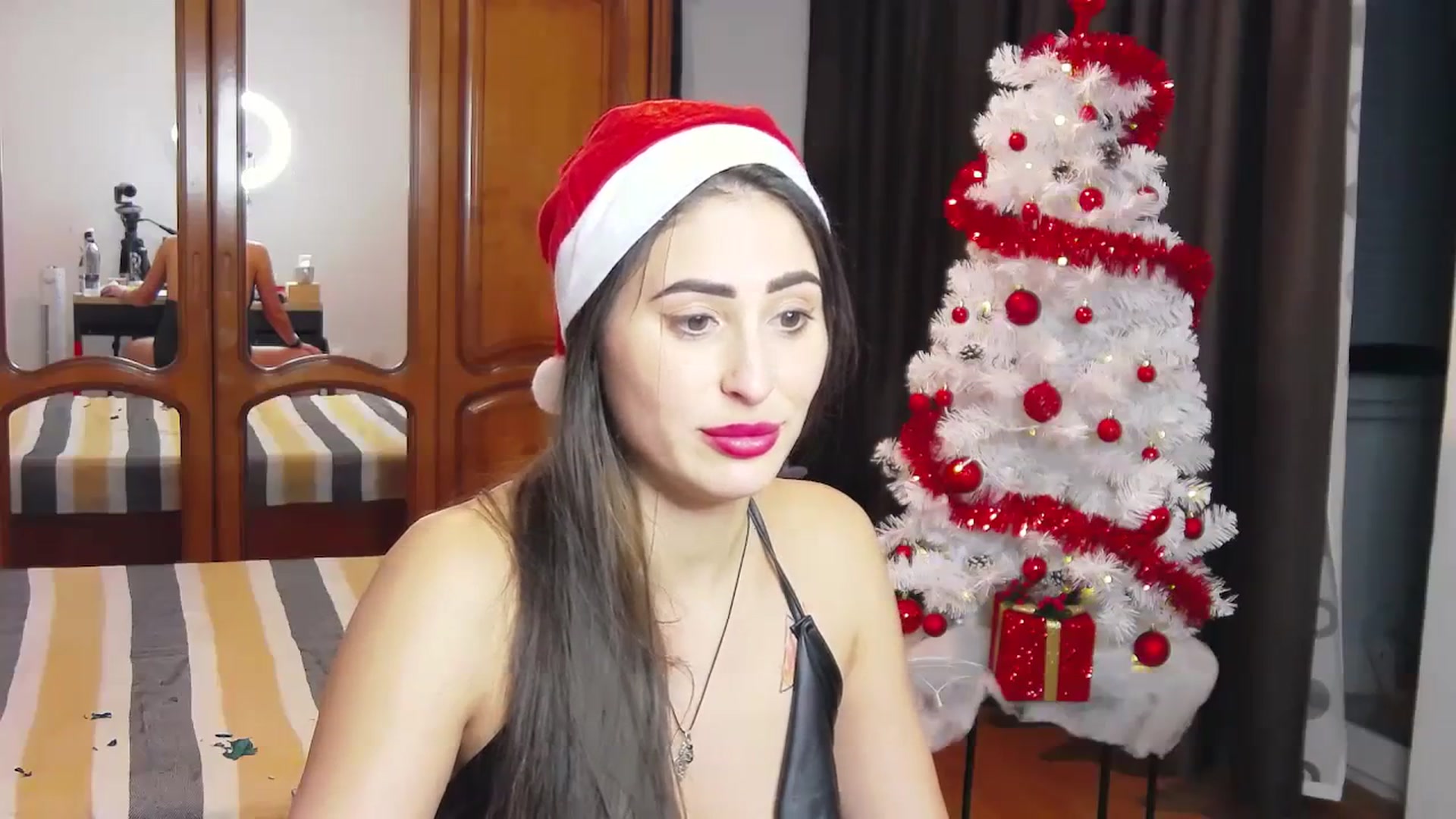 Gallery image thumbnail from MaraHari's myfreecams stream on, 12/24/2023, 20:56 image 20 of 20