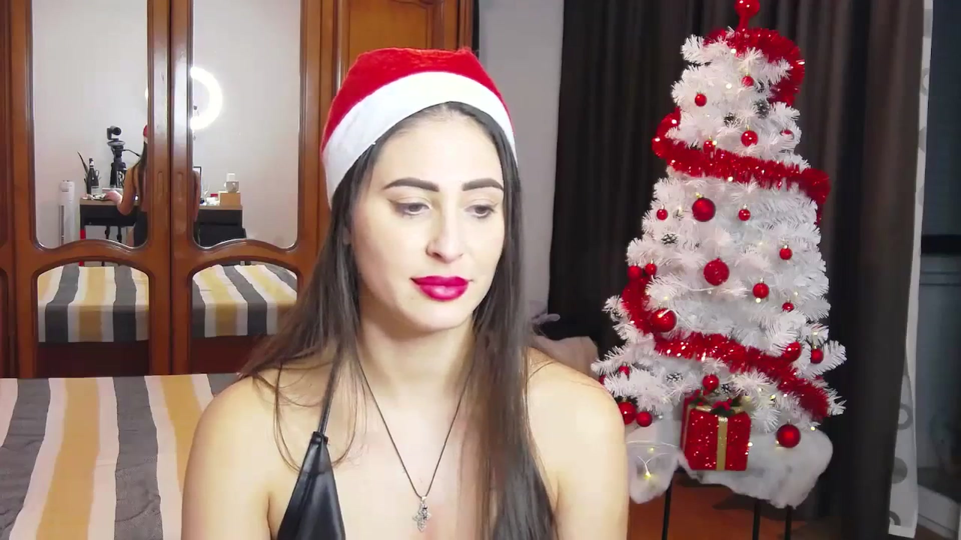 Gallery image thumbnail from MaraHari's myfreecams stream on, 12/24/2023, 20:56 image 3 of 20