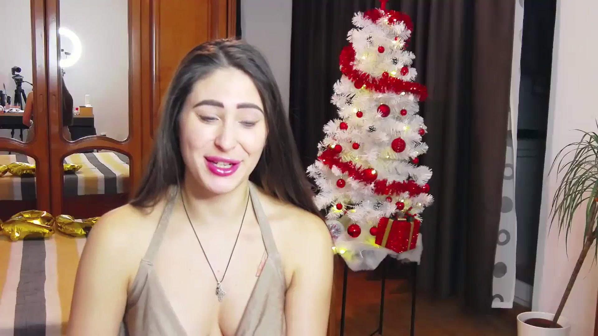Gallery image thumbnail from MaraHari's myfreecams stream on, 01/01/2024, 17:47 image 16 of 20