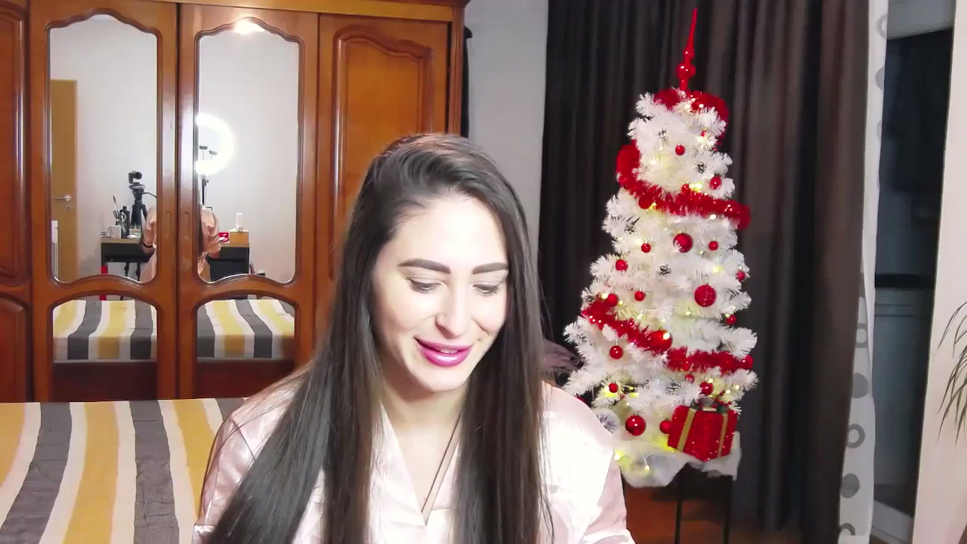 Gallery image thumbnail from MaraHari's myfreecams stream on, 01/02/2024, 20:35 image 13 of 20