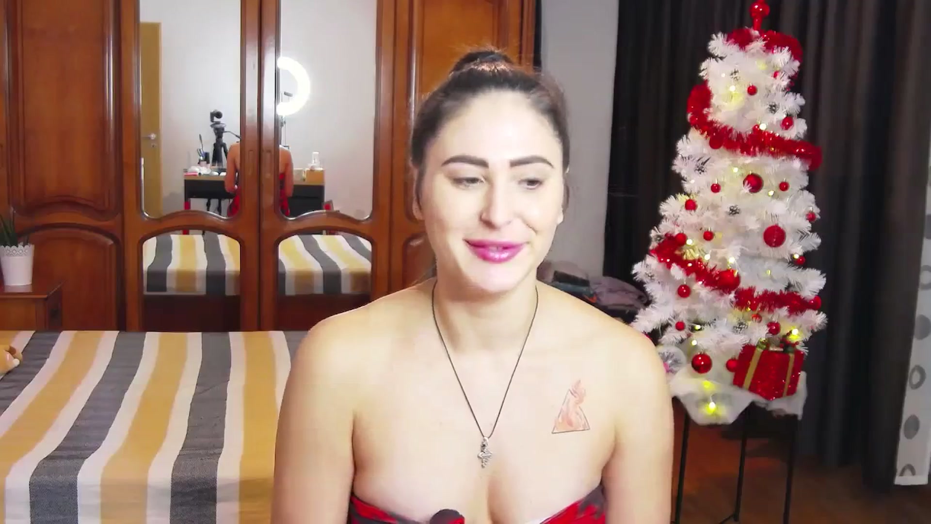Gallery image thumbnail from MaraHari's myfreecams stream on, 01/03/2024, 20:18 image 12 of 20