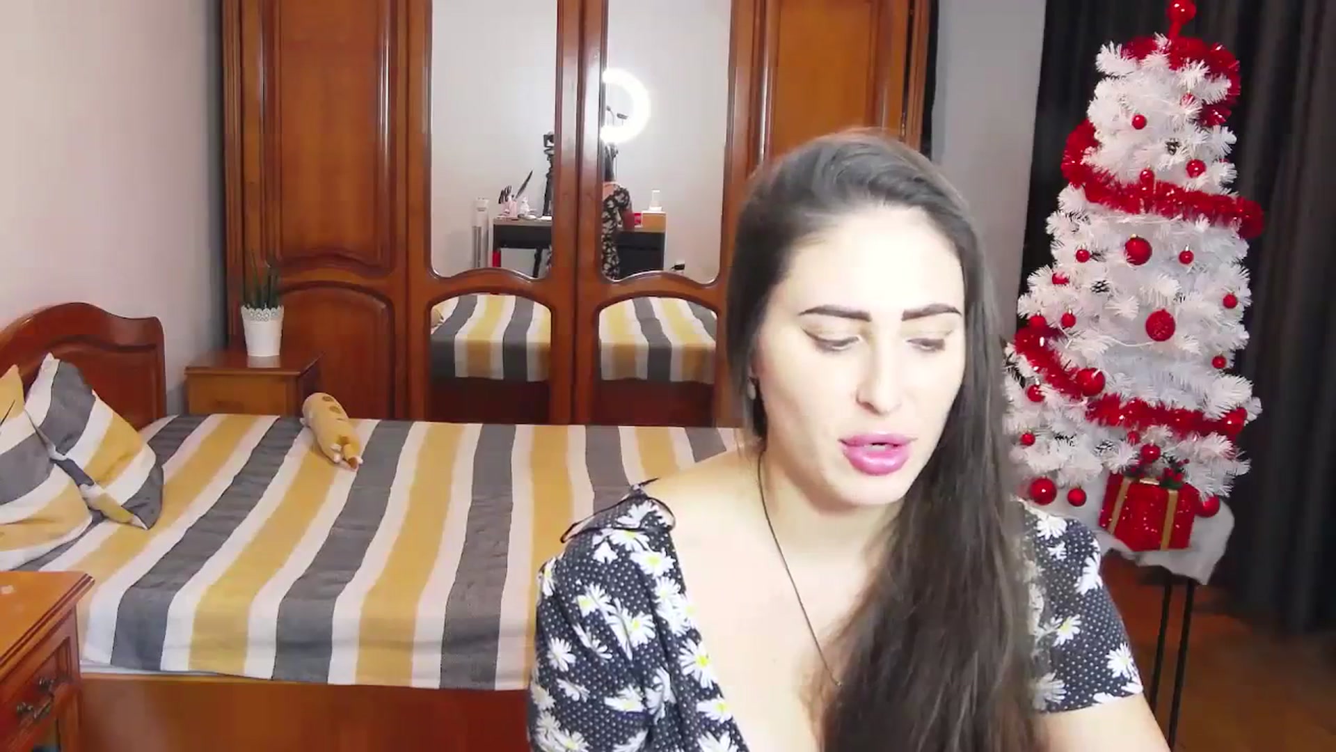 Gallery image thumbnail from MaraHari's myfreecams stream on, 01/18/2024, 17:17 image 5 of 20