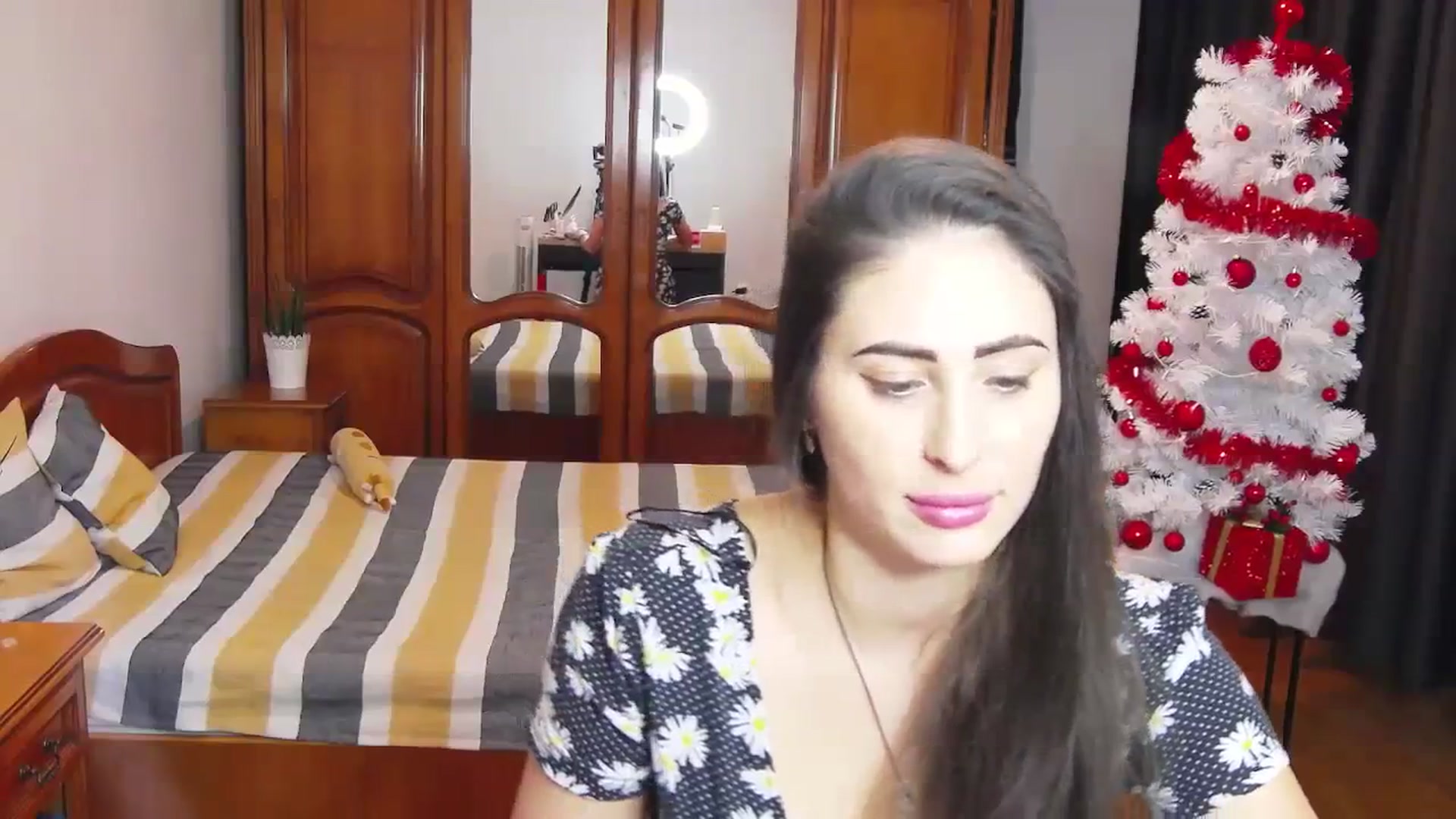 Gallery image thumbnail from MaraHari's myfreecams stream on, 01/18/2024, 17:17 image 6 of 20