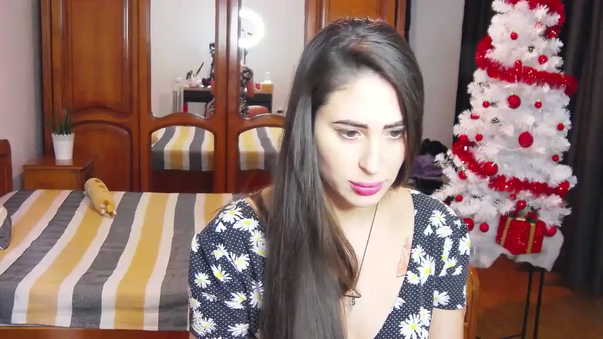 Gallery image thumbnail from MaraHari's myfreecams stream on, 01/18/2024, 20:01 image 16 of 20