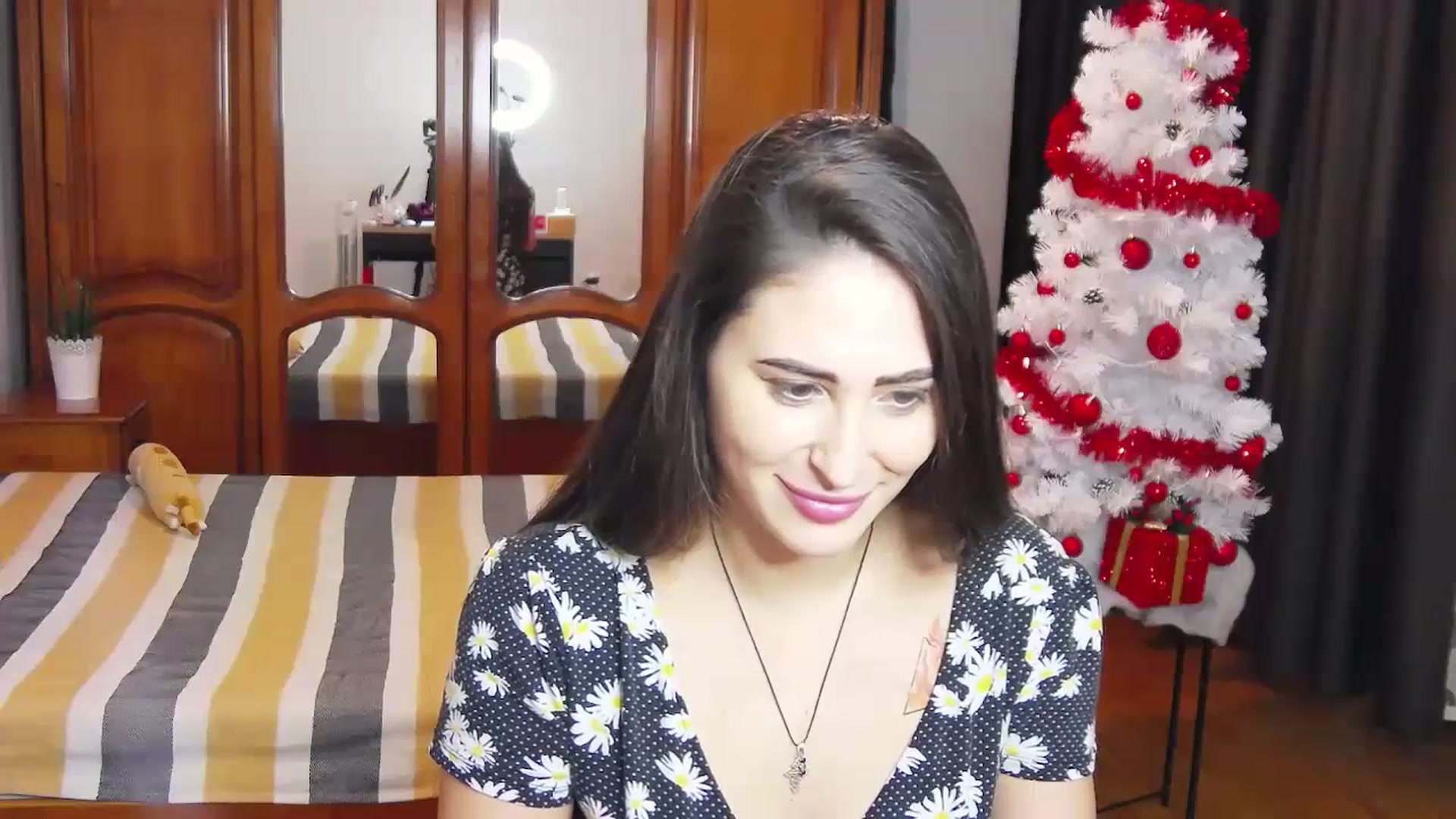 Gallery image thumbnail from MaraHari's myfreecams stream on, 01/18/2024, 20:01 image 8 of 20