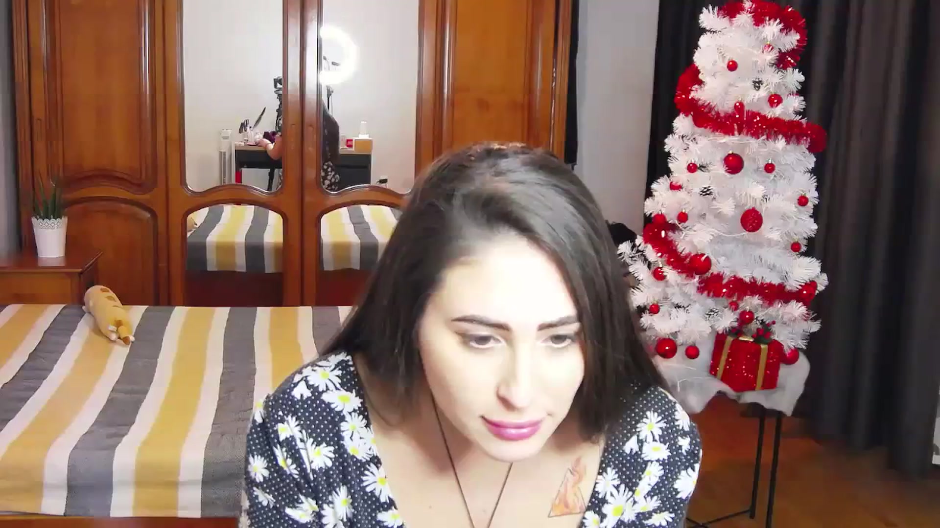 Gallery image thumbnail from MaraHari's myfreecams stream on, 01/18/2024, 20:01 image 10 of 20