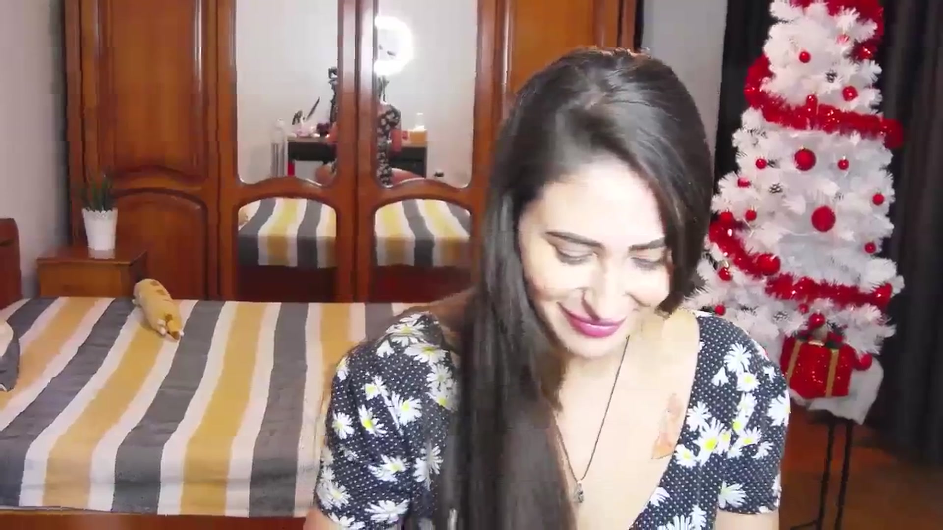 Gallery image thumbnail from MaraHari's myfreecams stream on, 01/18/2024, 20:01 image 14 of 20