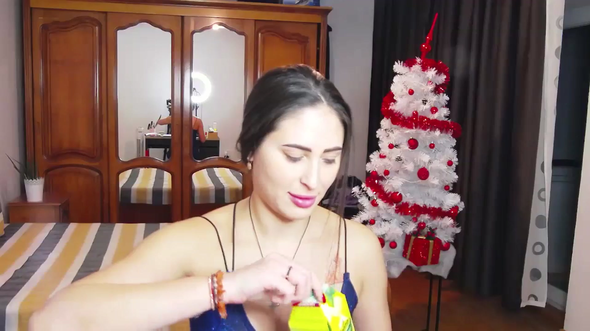 Gallery image thumbnail from MaraHari's myfreecams stream on, 01/19/2024, 20:58 image 8 of 20