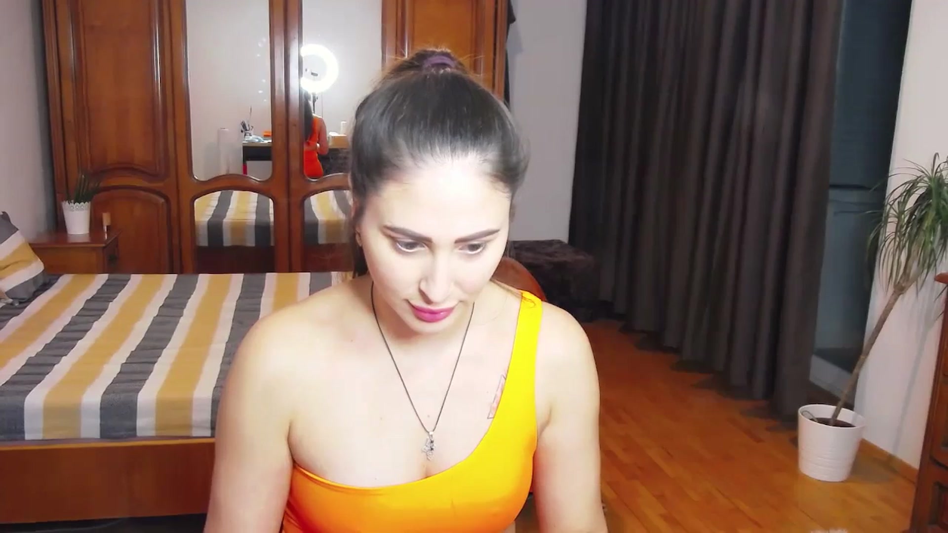 Gallery image thumbnail from MaraHari's myfreecams stream on, 02/04/2024, 19:52 image 7 of 20