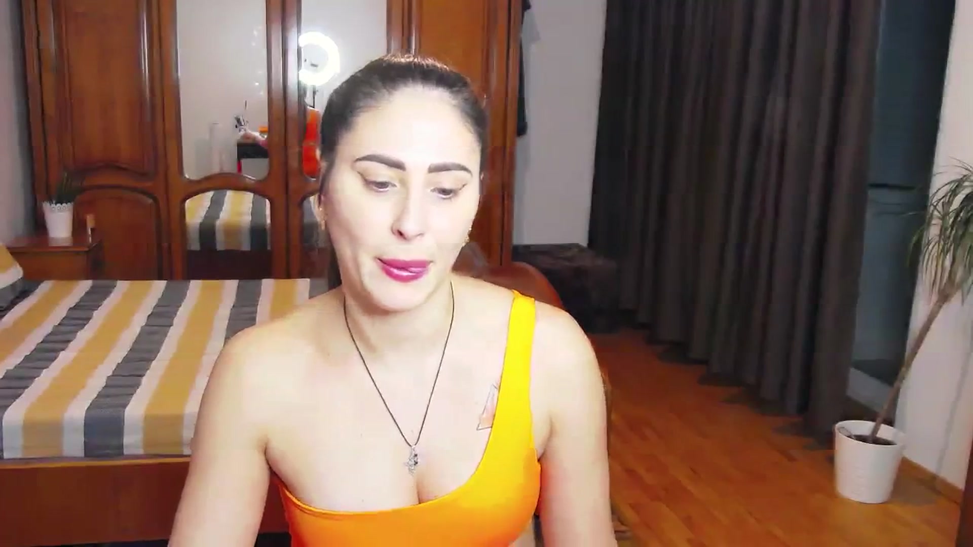 Gallery image thumbnail from MaraHari's myfreecams stream on, 02/04/2024, 19:52 image 2 of 20