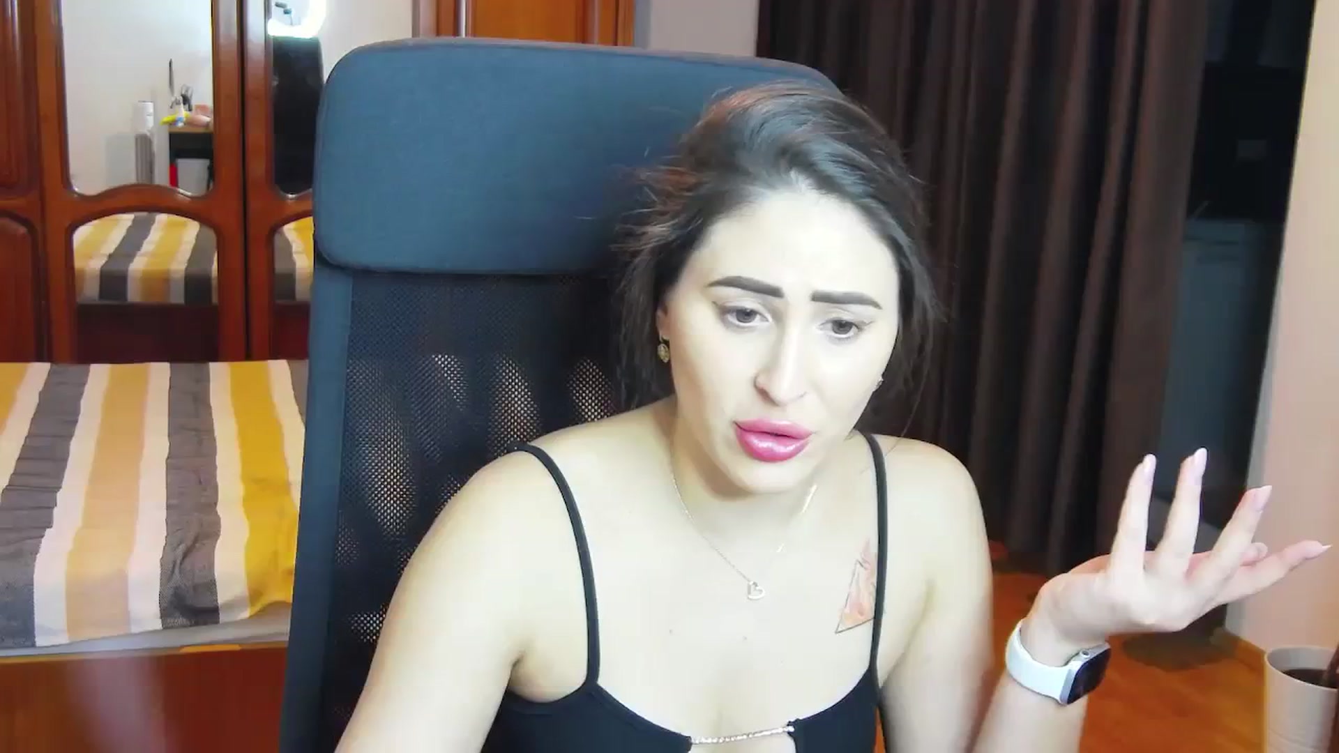 Gallery image thumbnail from MaraHari's myfreecams stream on, 03/01/2024, 18:49 image 16 of 20
