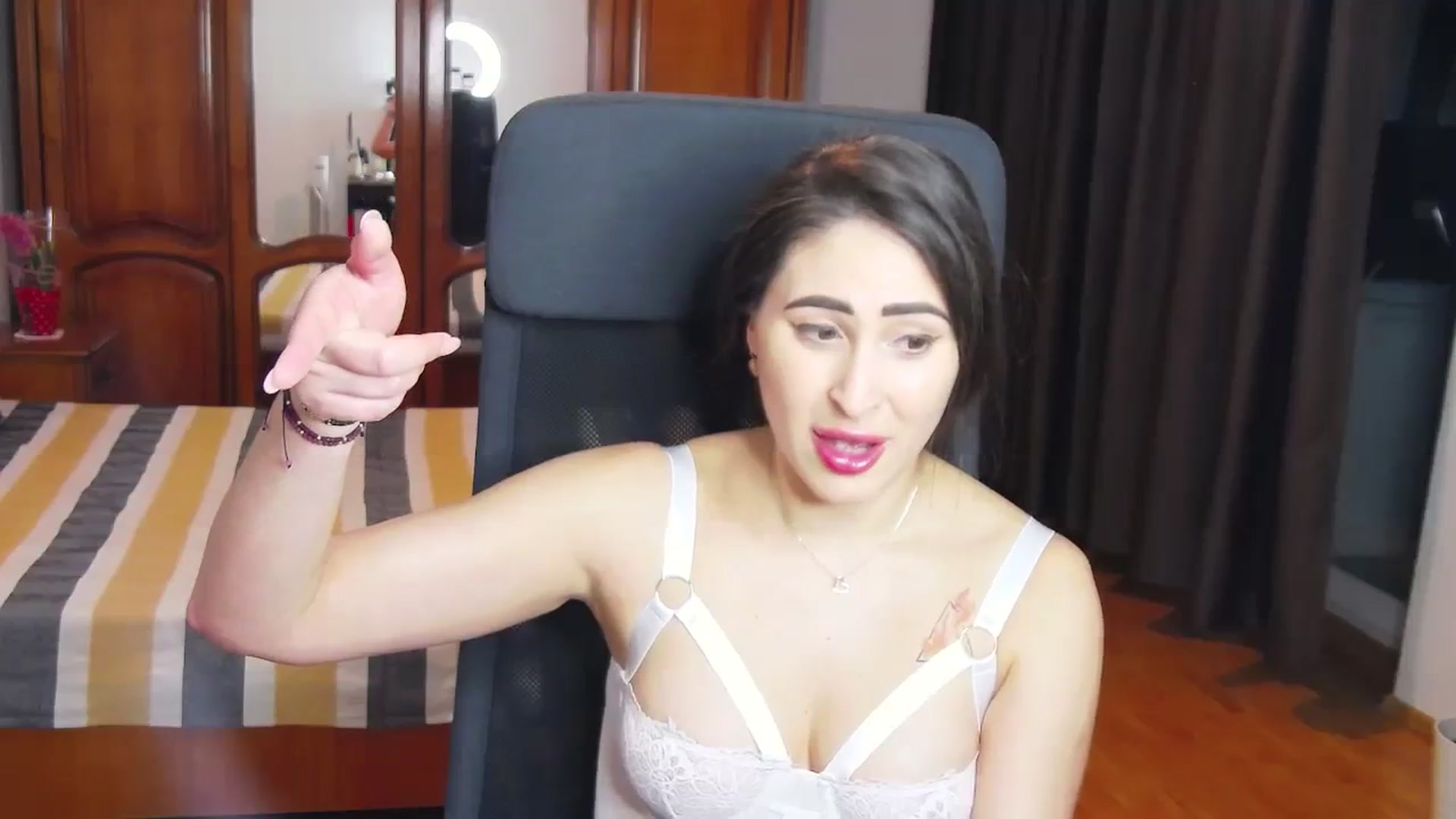 Gallery image thumbnail from MaraHari's myfreecams stream on, 03/03/2024, 19:25 image 4 of 20