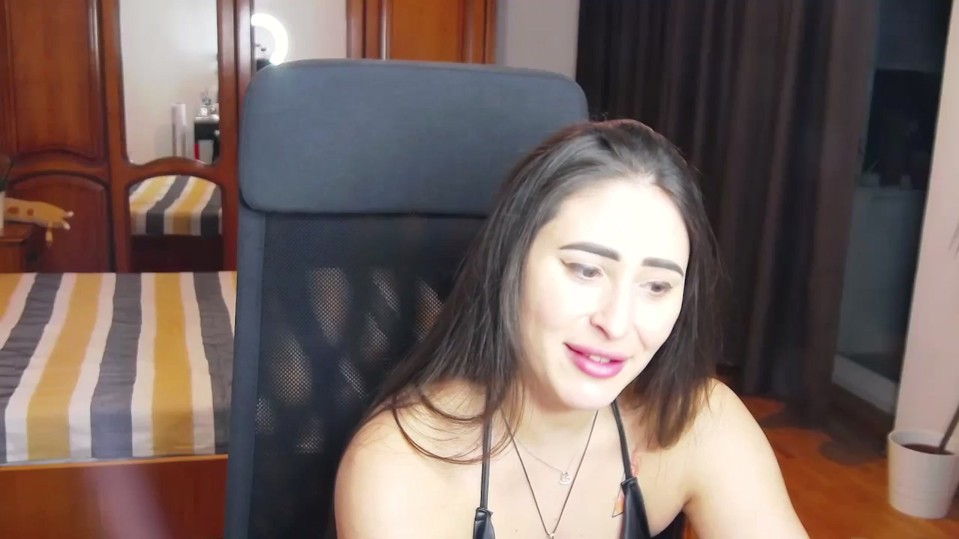 Gallery image thumbnail from MaraHari's myfreecams stream on, 03/16/2024, 20:41 image 2 of 20