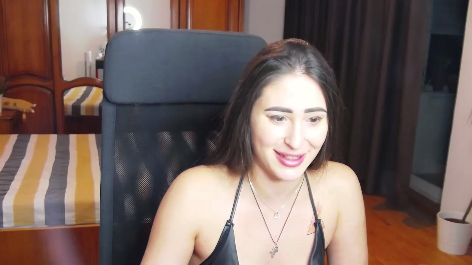 Gallery image thumbnail from MaraHari's myfreecams stream on, 03/16/2024, 20:41 image 10 of 20