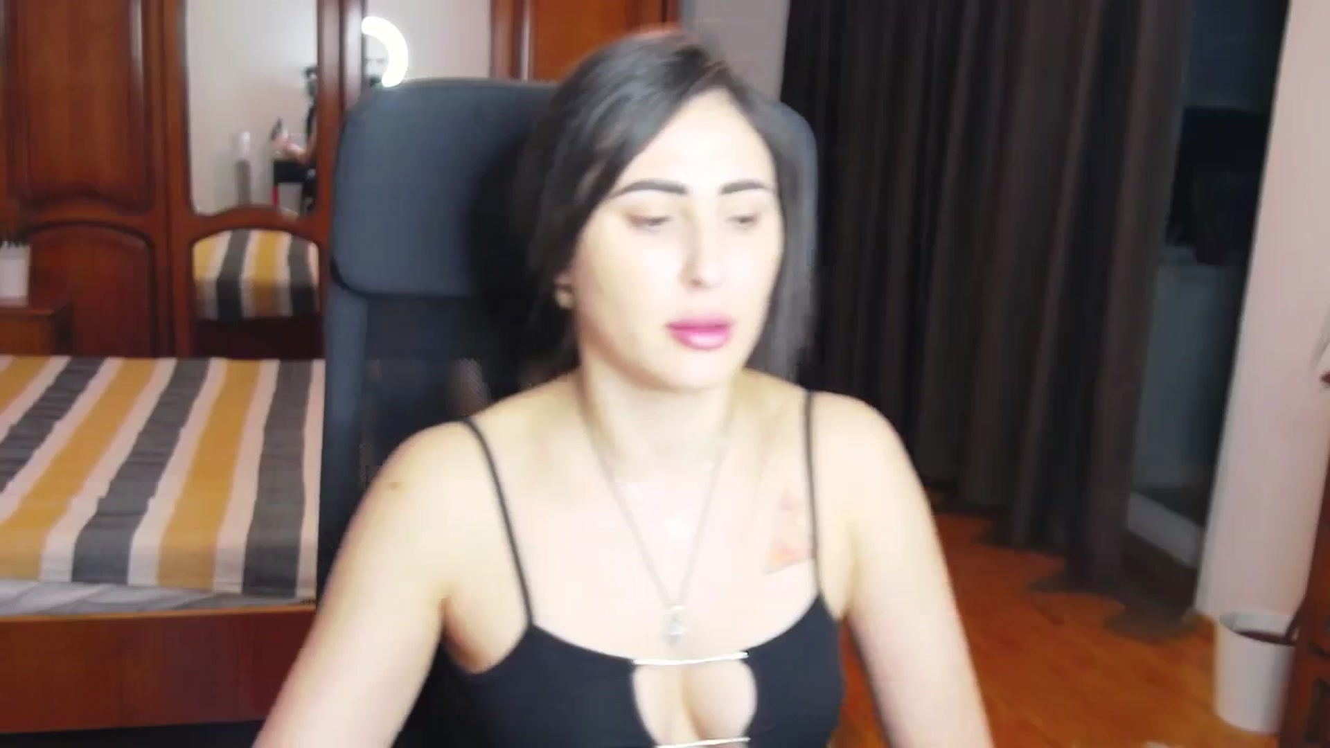 Gallery image thumbnail from MaraHari's myfreecams stream on, 03/22/2024, 21:01 image 12 of 20